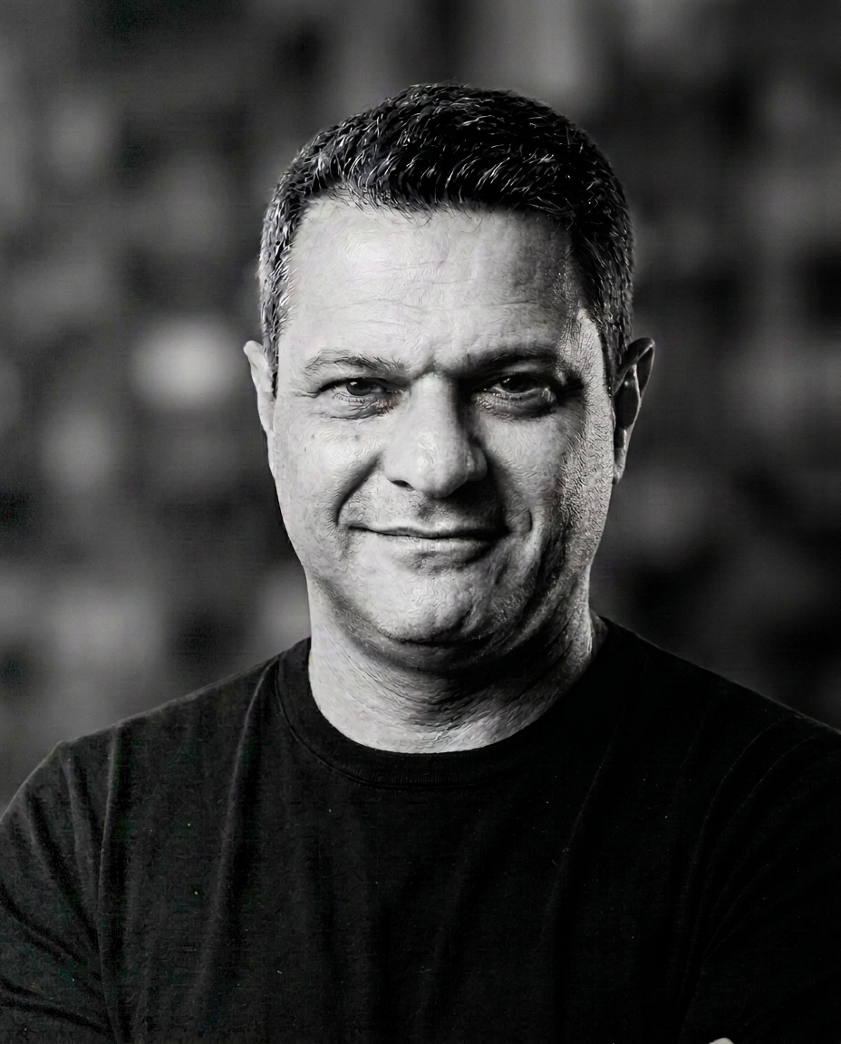Retrato editorial de Fabrício Lira, Diretor de Inteligência Artificial e Dados da IBM Brasil.
